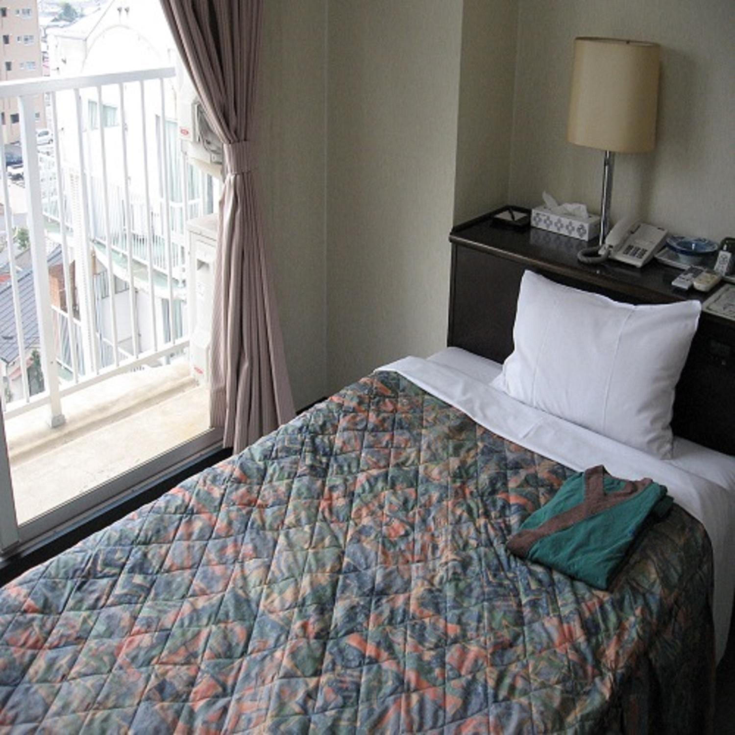 Room, Single