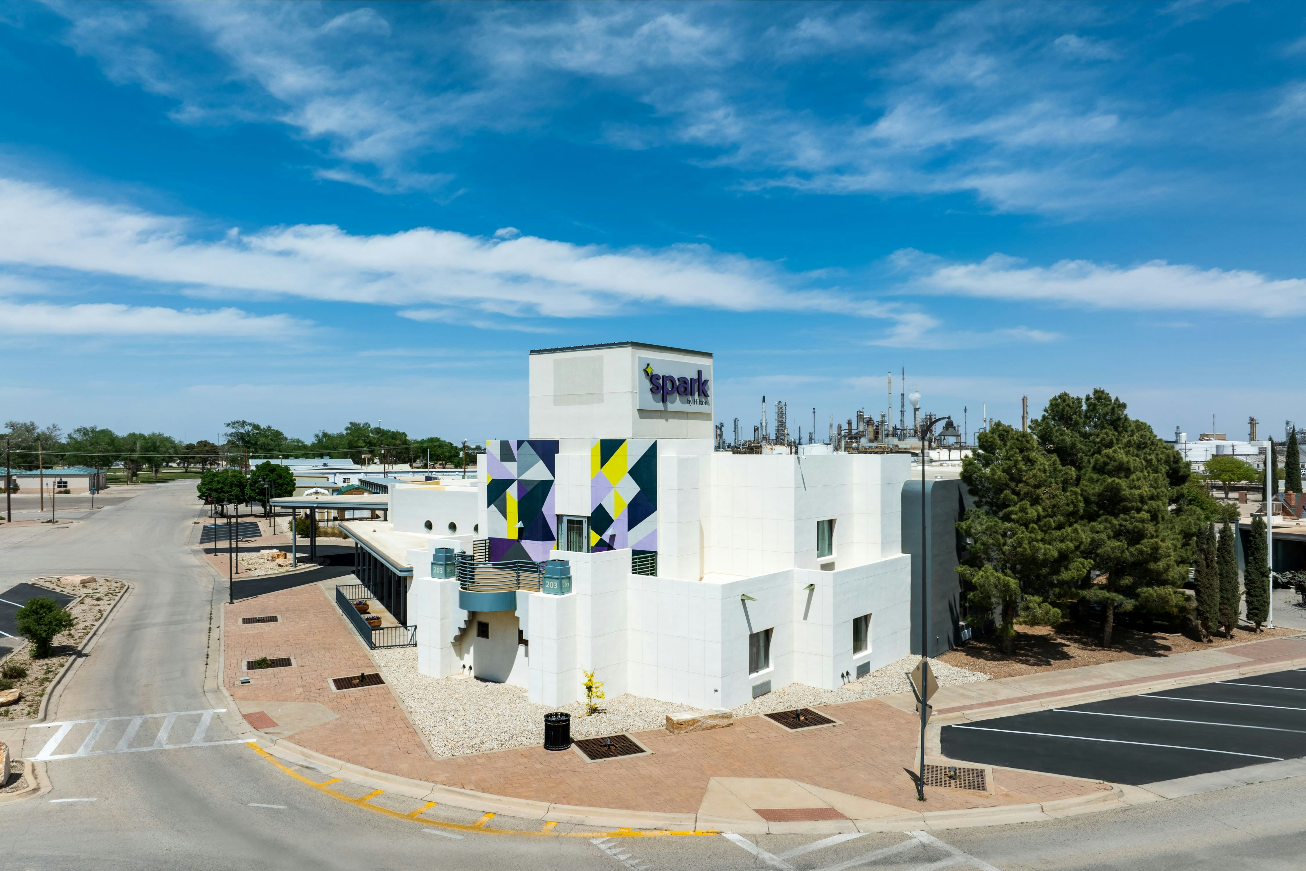 Spark by Hilton Artesia 23/26