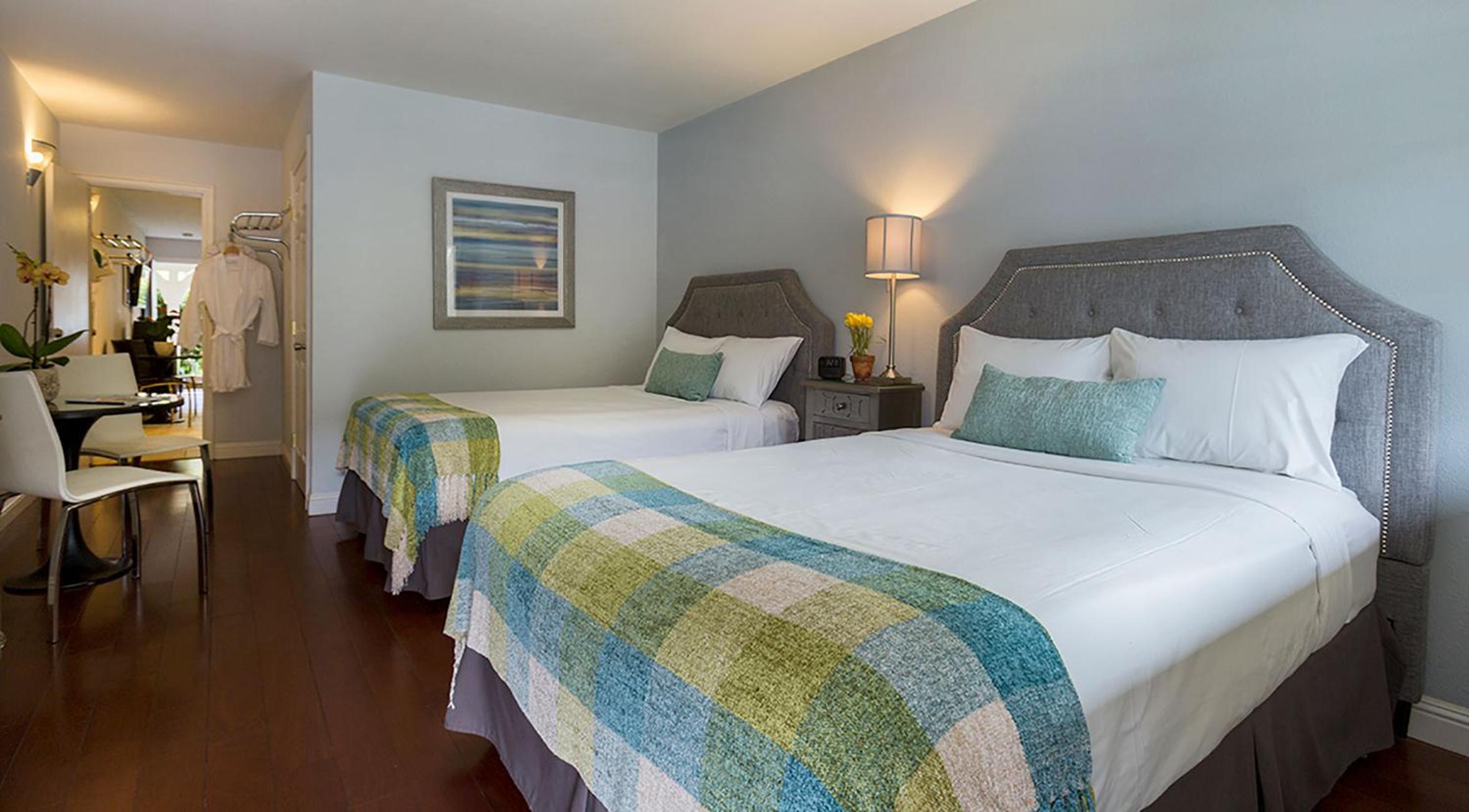 Room, Double Bed, Lake View