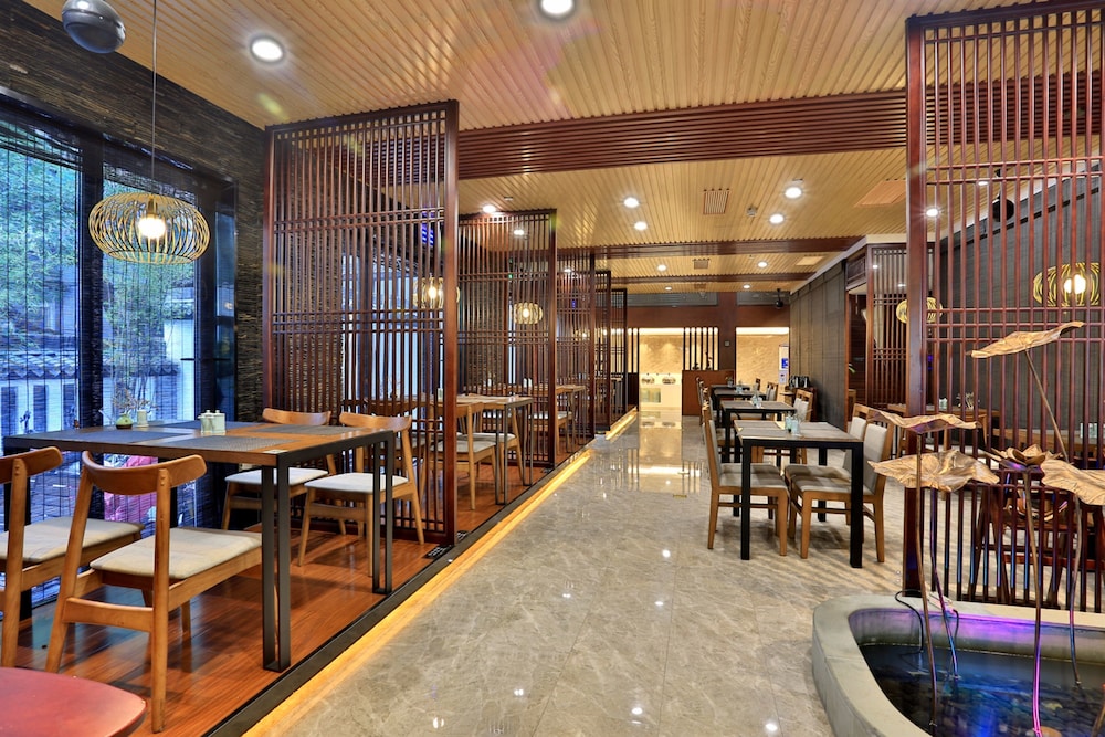 Nostalgia Hotel (West lake Hangzhou) 54/60
