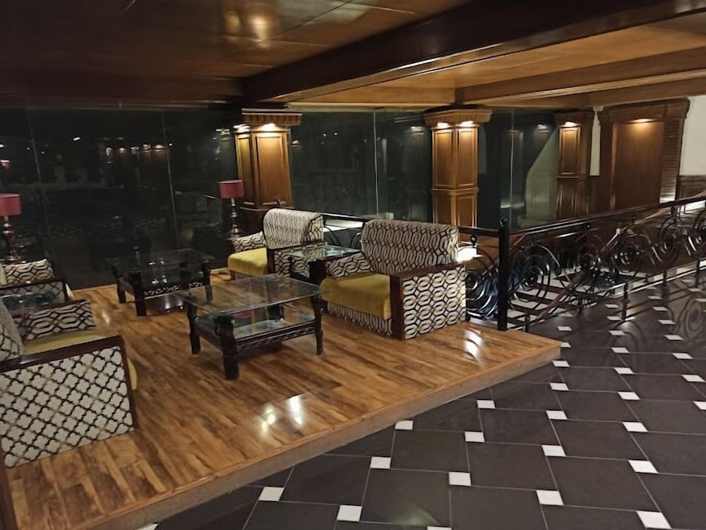 Shangrila Hotel & Resort Changla Gali 47/57
