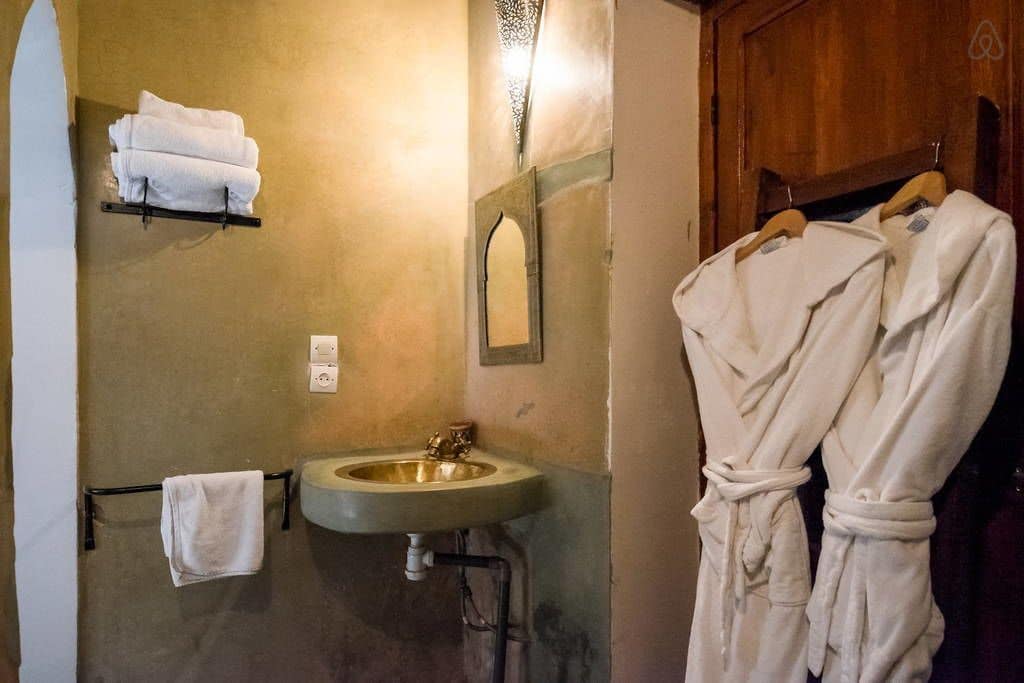 1 Bedroom, Deluxe, Suite, King Bed, Bathtub, Courtyard Area