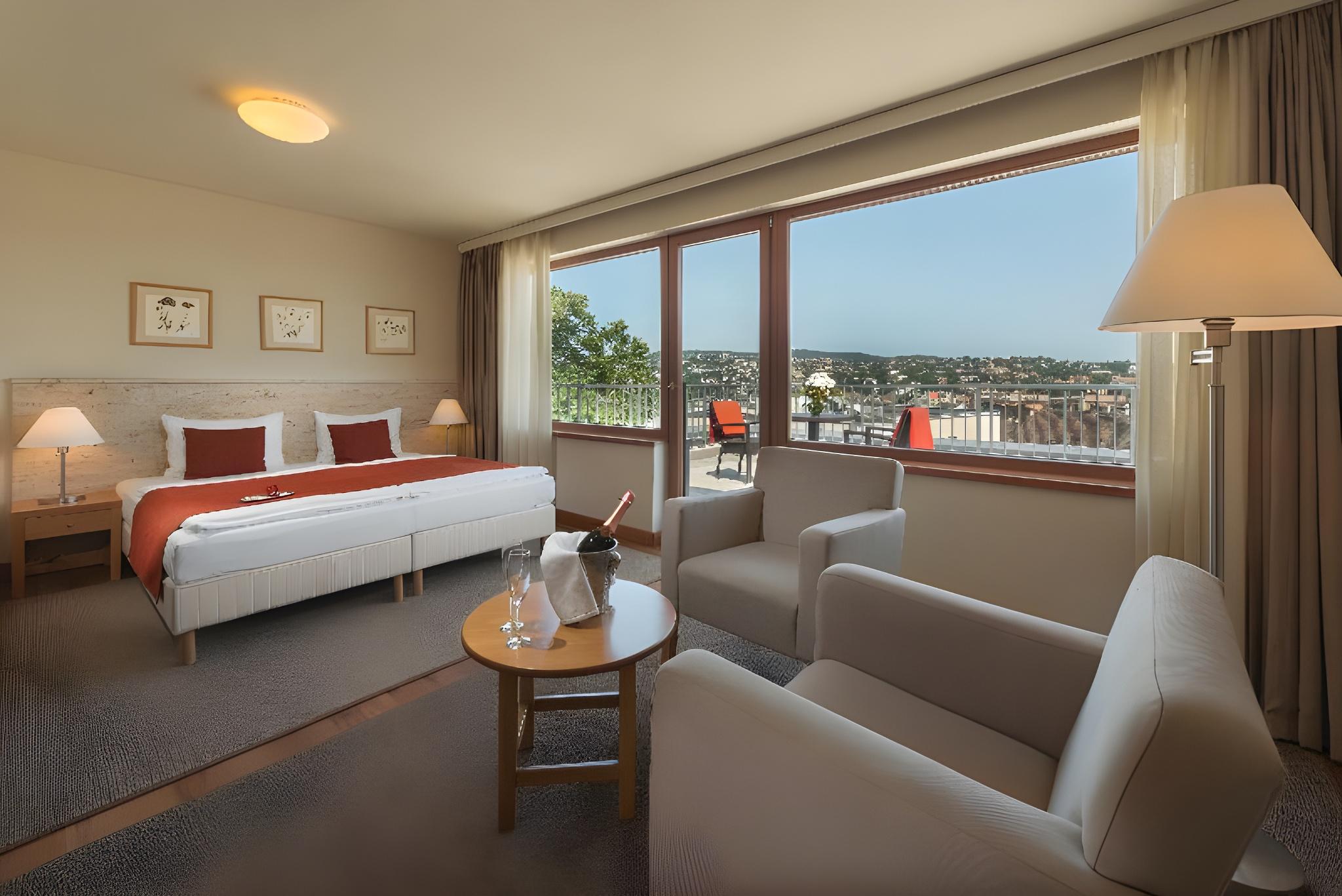 SUPERIOR, DOUBLE BED