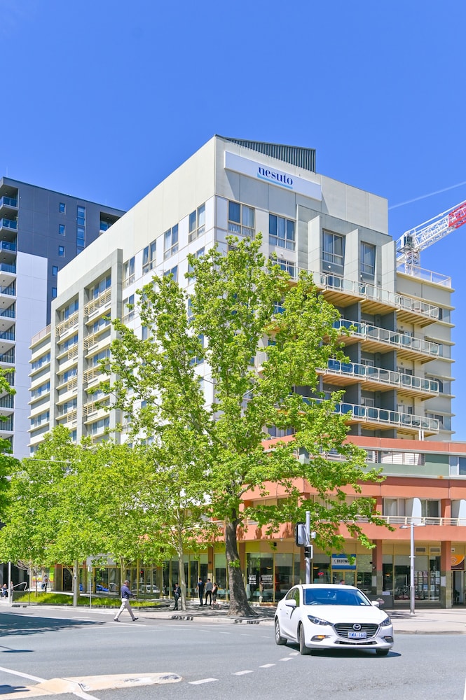Nesuto Canberra Apartment Hotel 54/58
