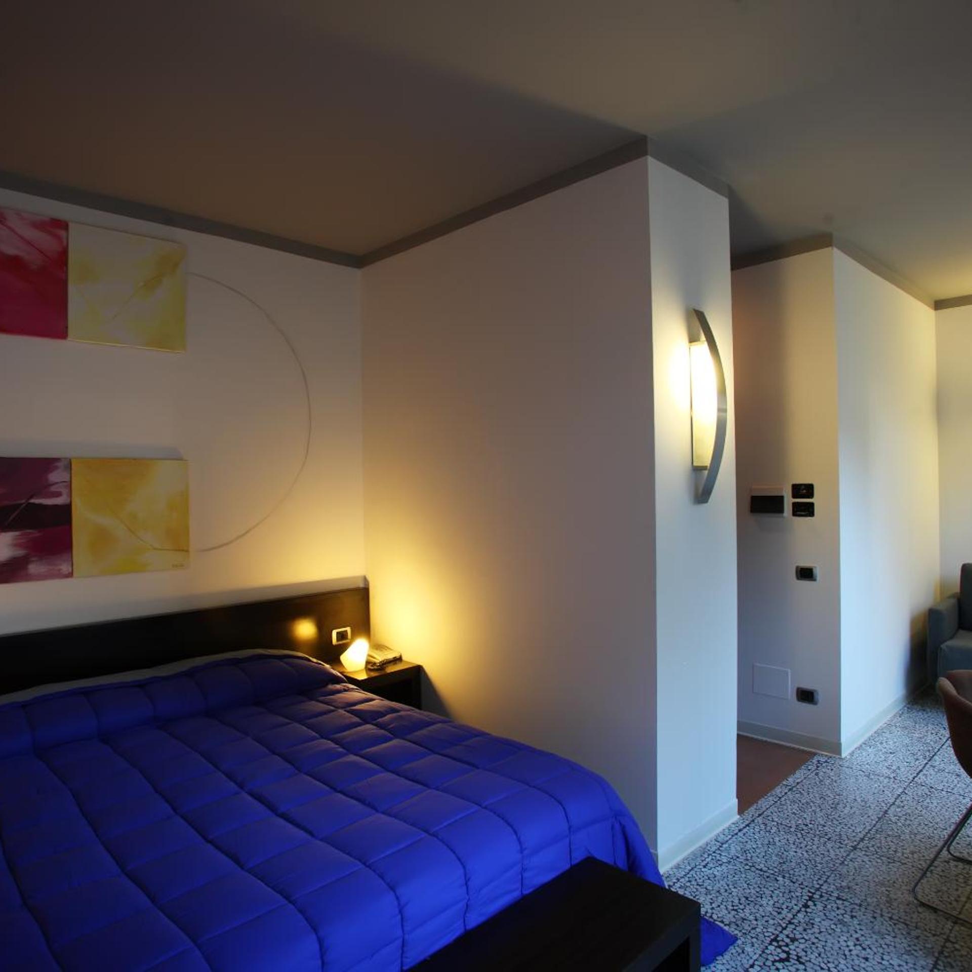 Room, Double or Twin Bed