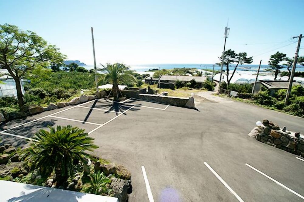 Marine Port Resort 13/32