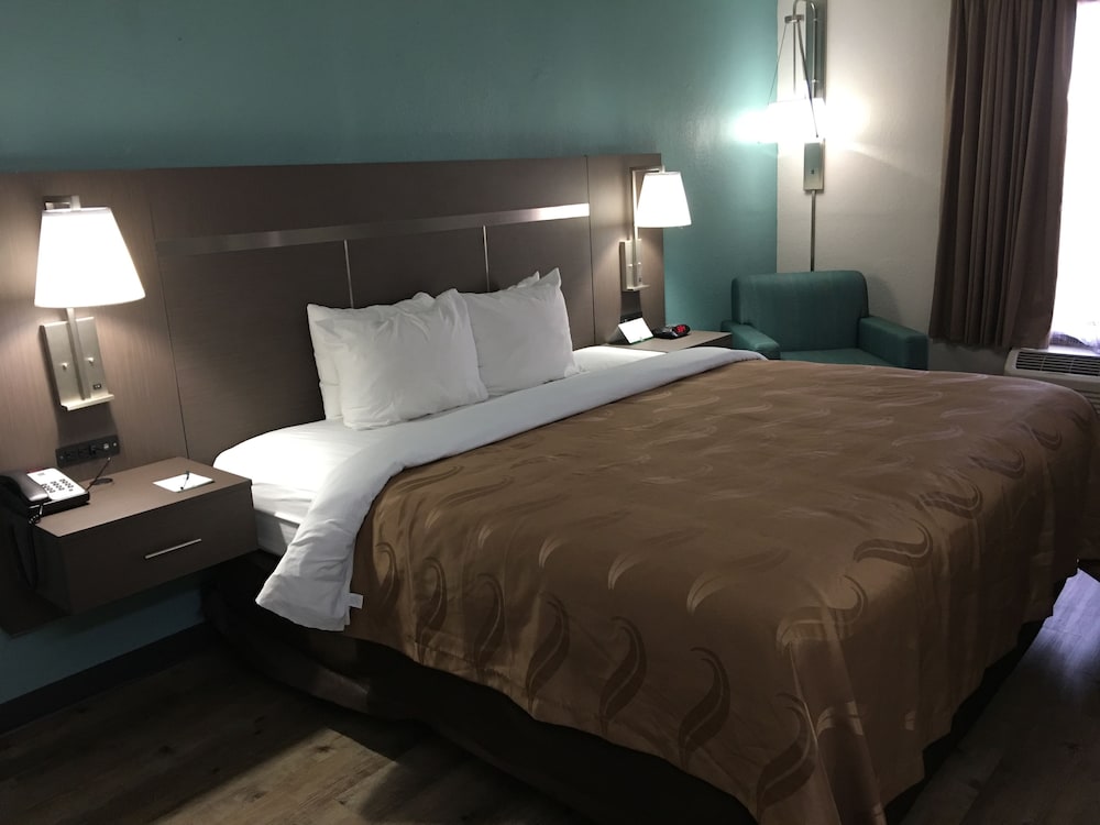 Quality Inn Greenville Near University 10/37