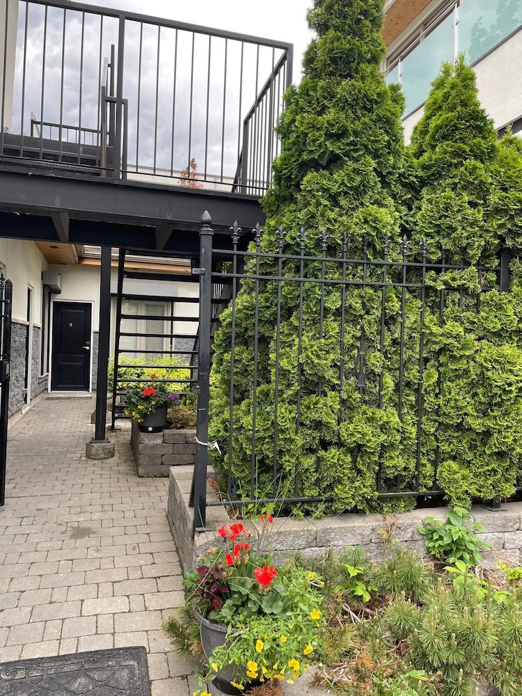 Dragon Gate Inn 3/64