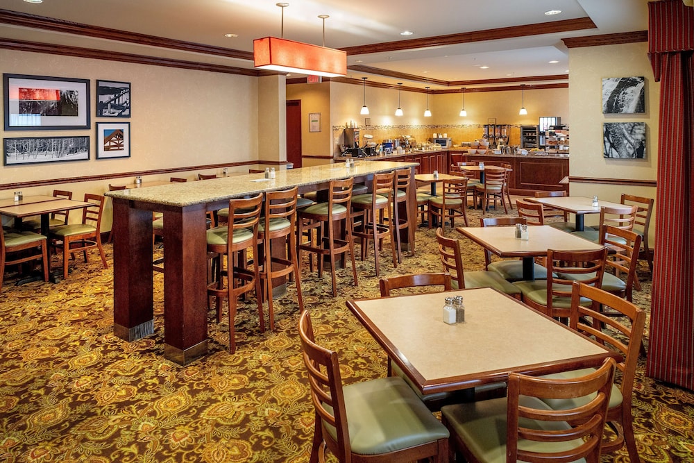 Country Inn and Suites By Radisson Charleston South WV 29/46