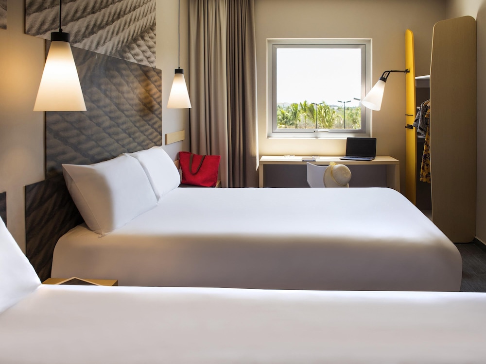 Ibis Mazatlan Marina 11/44