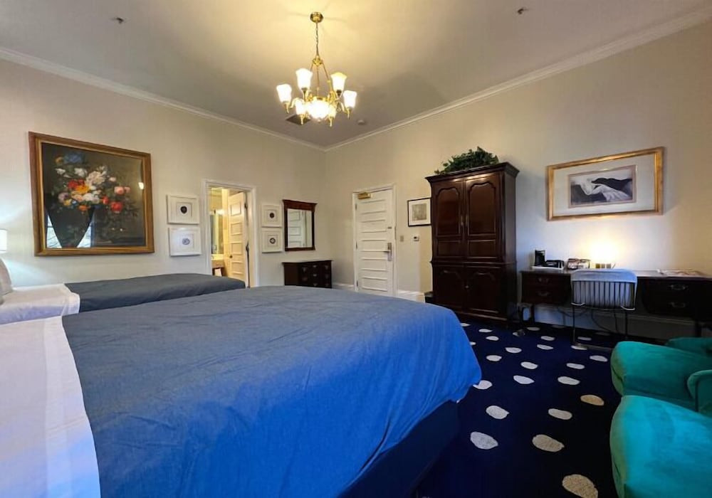 DELUXE, SUITE, QUEEN BED