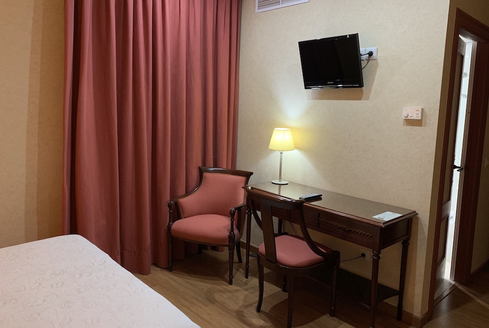 Hotel Santo Domingo Lucena 8/20