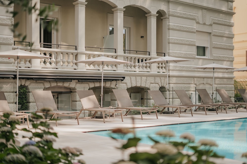 Windsor Hotel 5/50