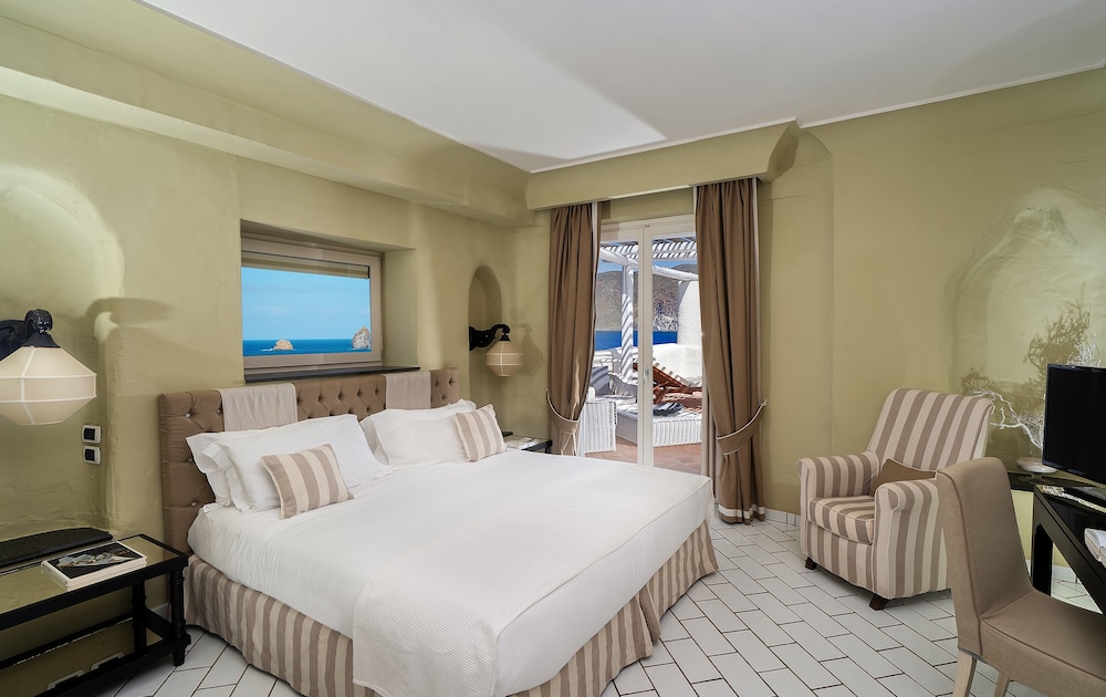 Therasia Resort Sea And Spa 26/100