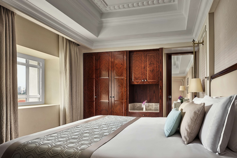 The Fullerton Singapore 11/56