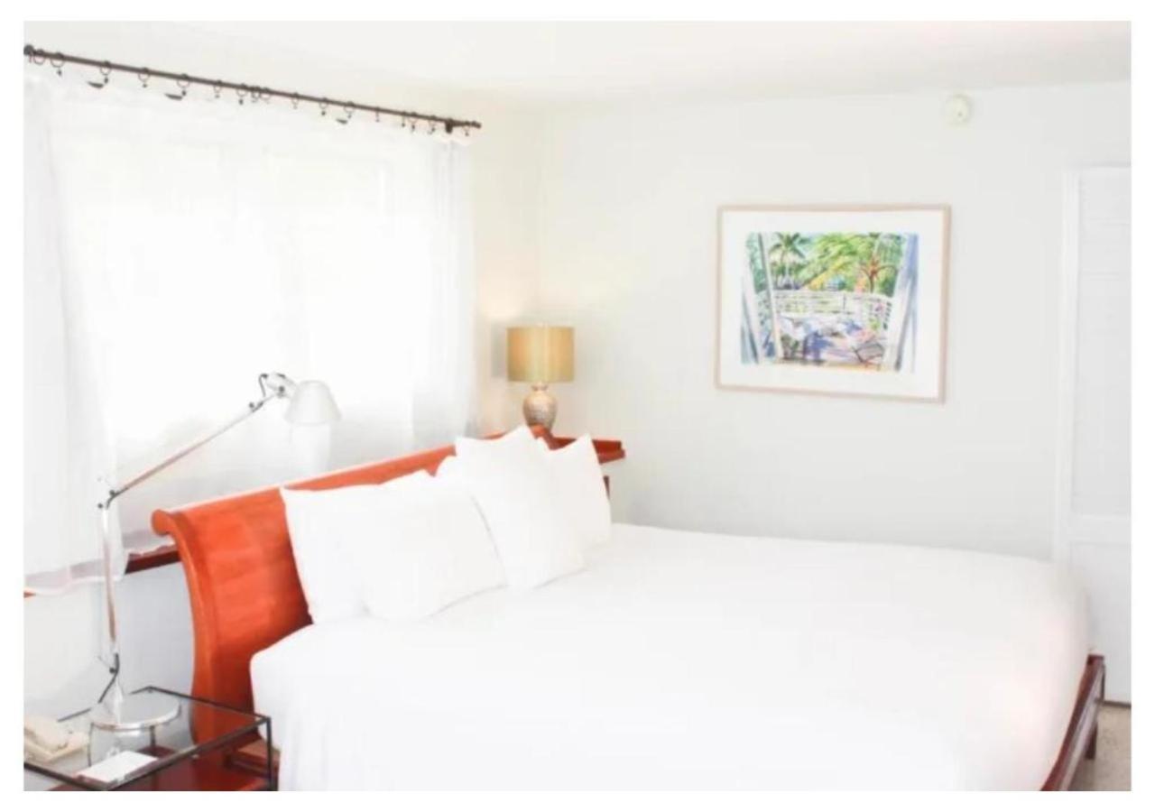 Signature, Palm, Grove, Suite, King Bed