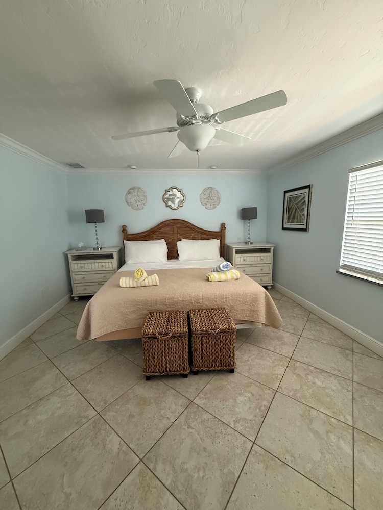 Siesta Key Inn 15/50
