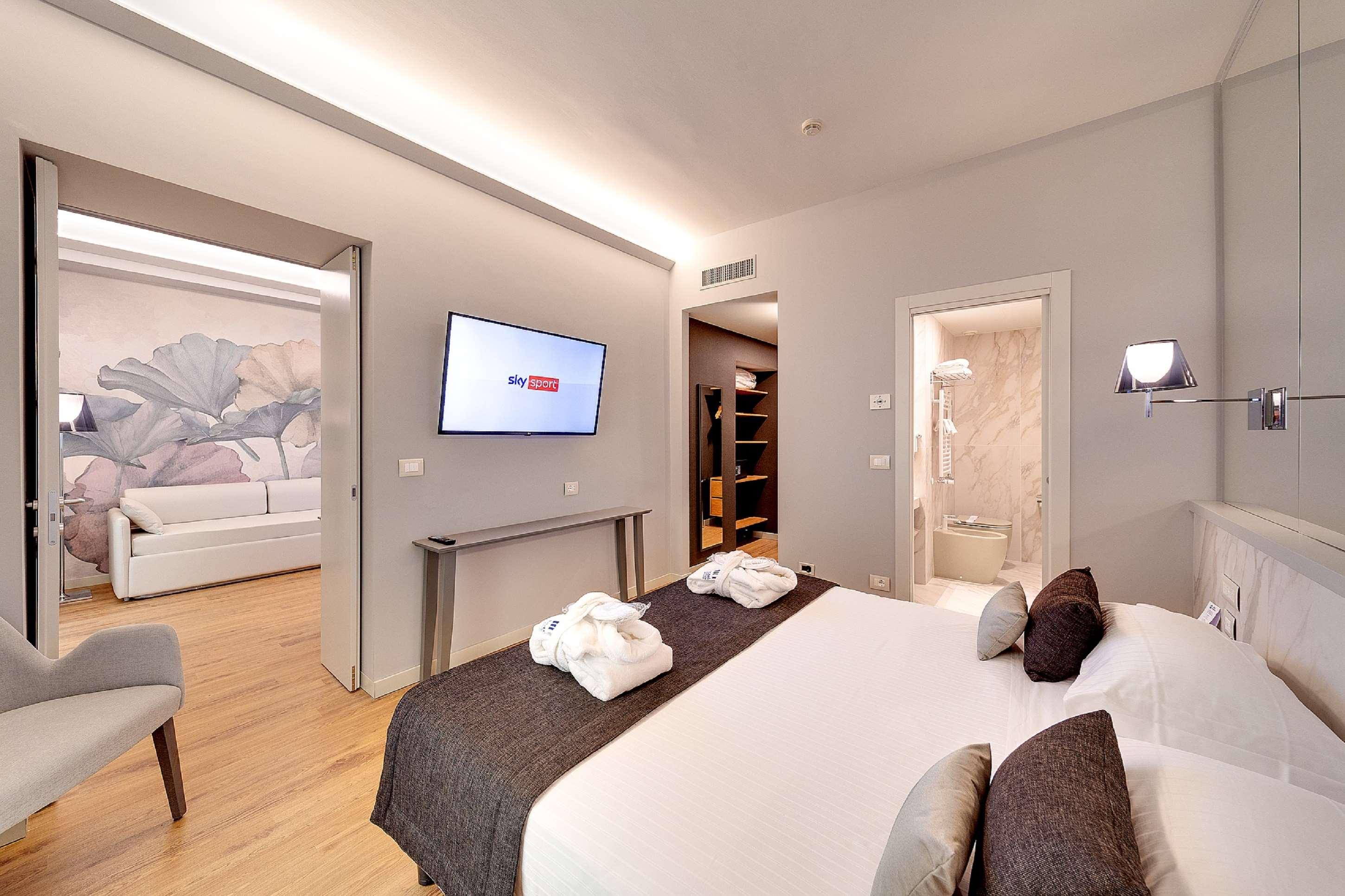Suite, King Bed, Sofa, Living Area, Hot Tub