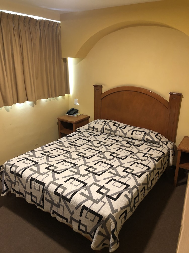 Hotel Villas del Bosque 5/27