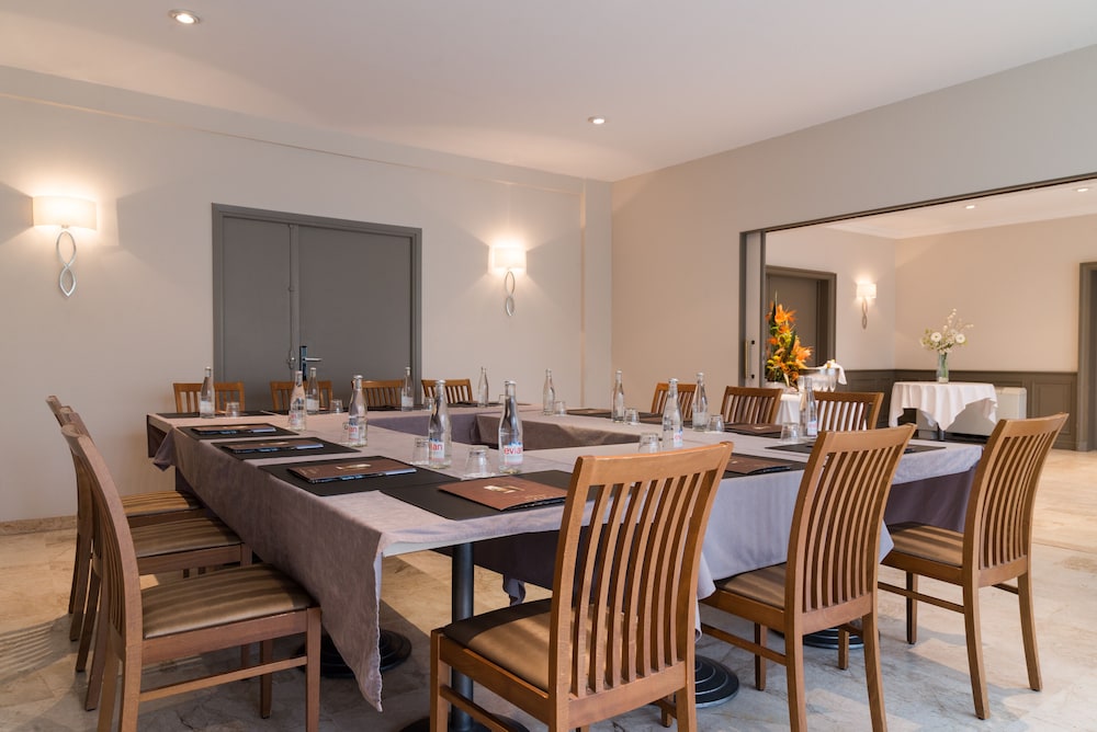 The Originals Boutique, Hotel Les Strelitzias, Antibes Juan-Les-Pins 46/60