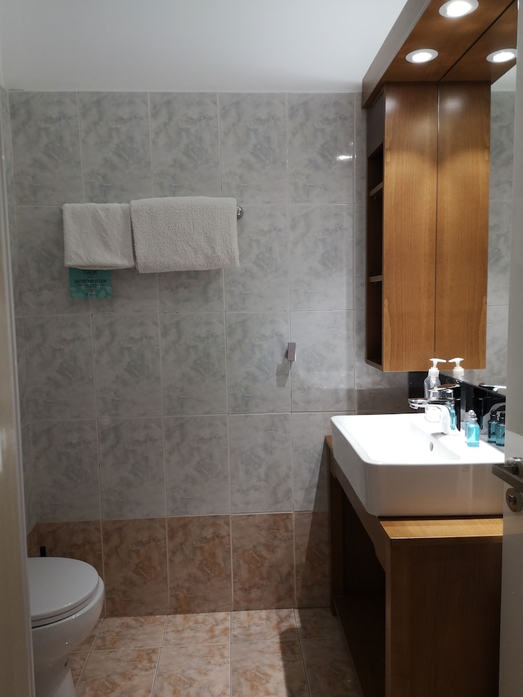 St Elena Boutique Hotel 46/50