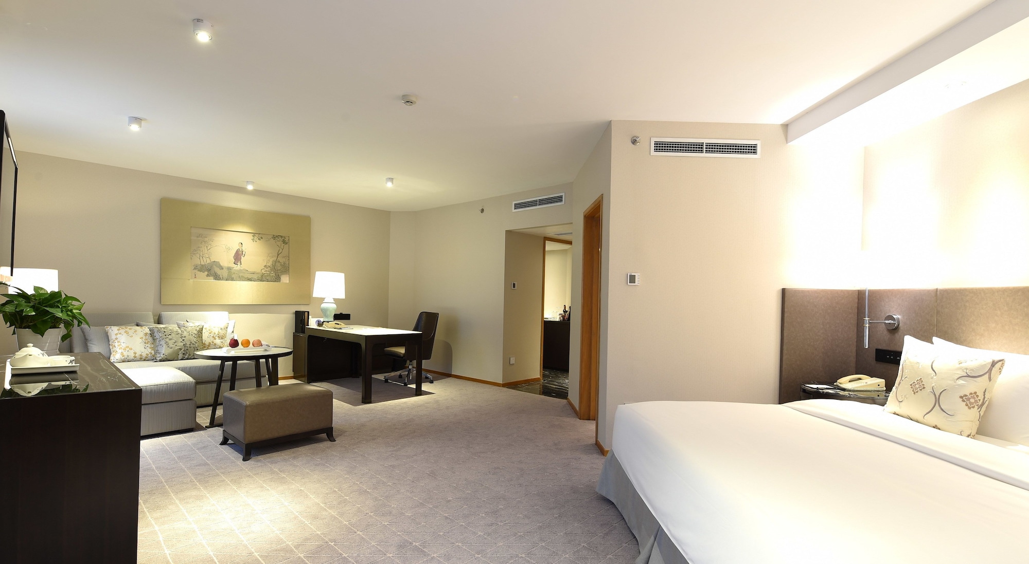 Elegant, Tower, Executive, King Bed