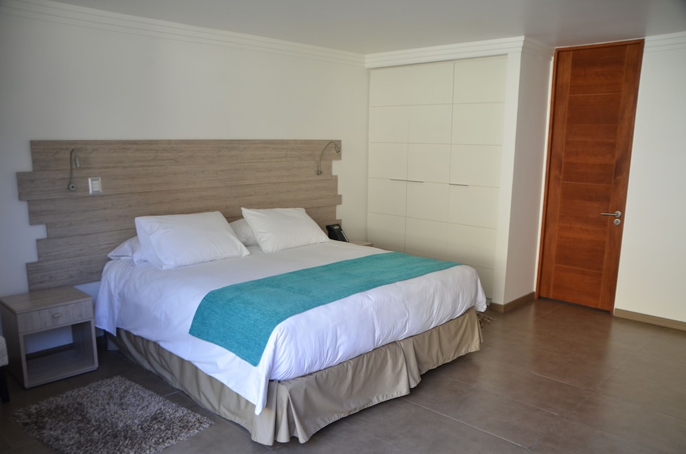 Superior, King Bed, Garden View