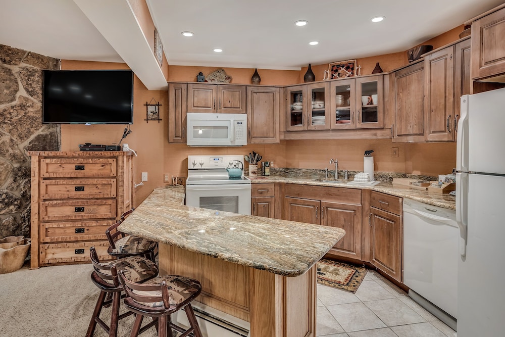 Laurelwood A Destination Residence 66/76
