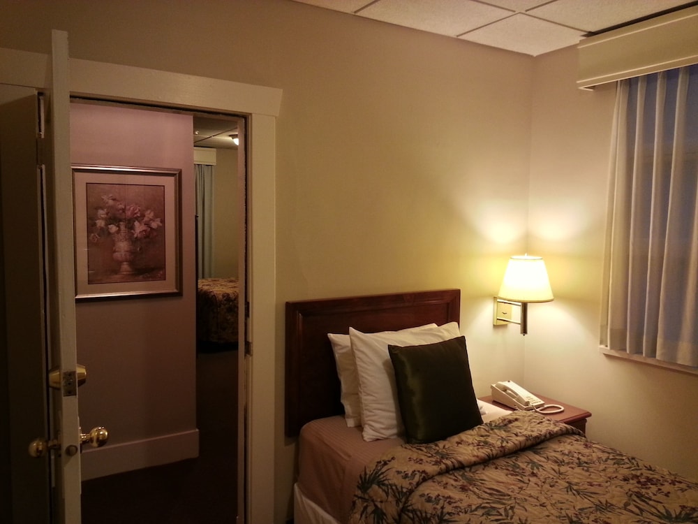 Kingston Hotel 20/63
