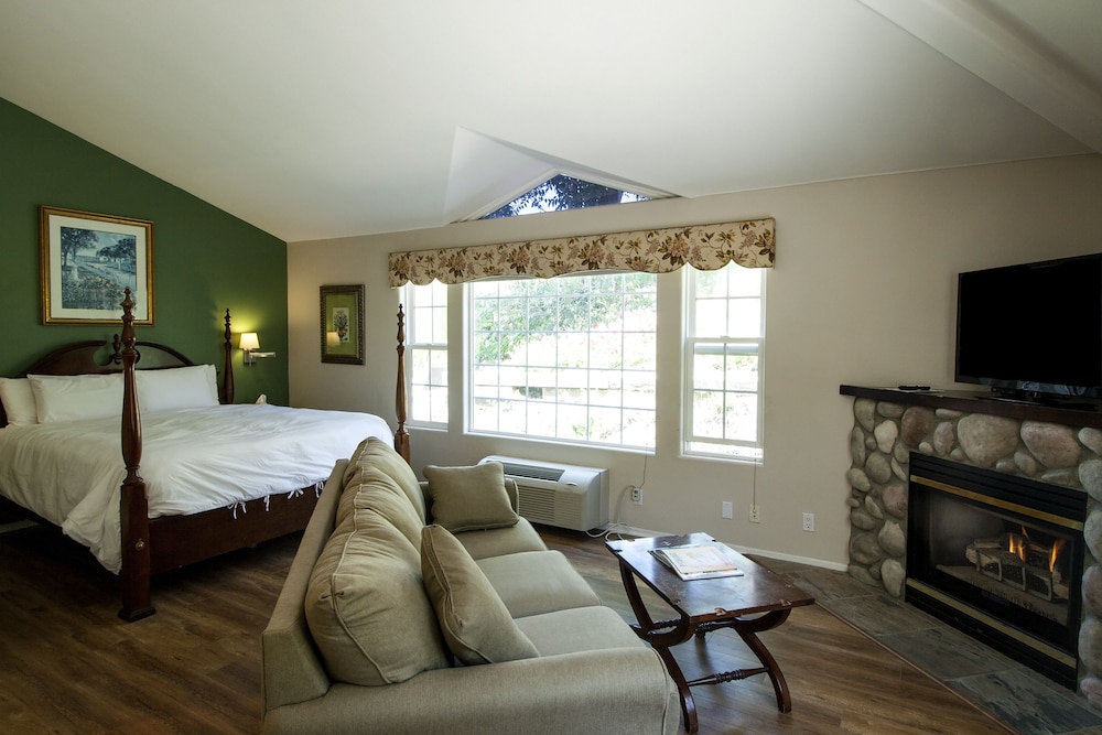 Malibu Country Inn 28/50