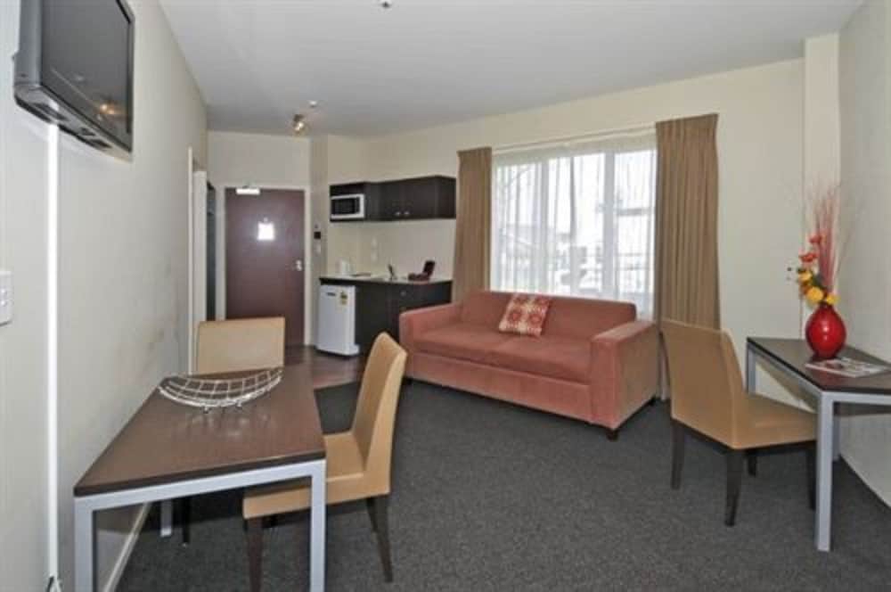 540 on Great South Motel 11/14
