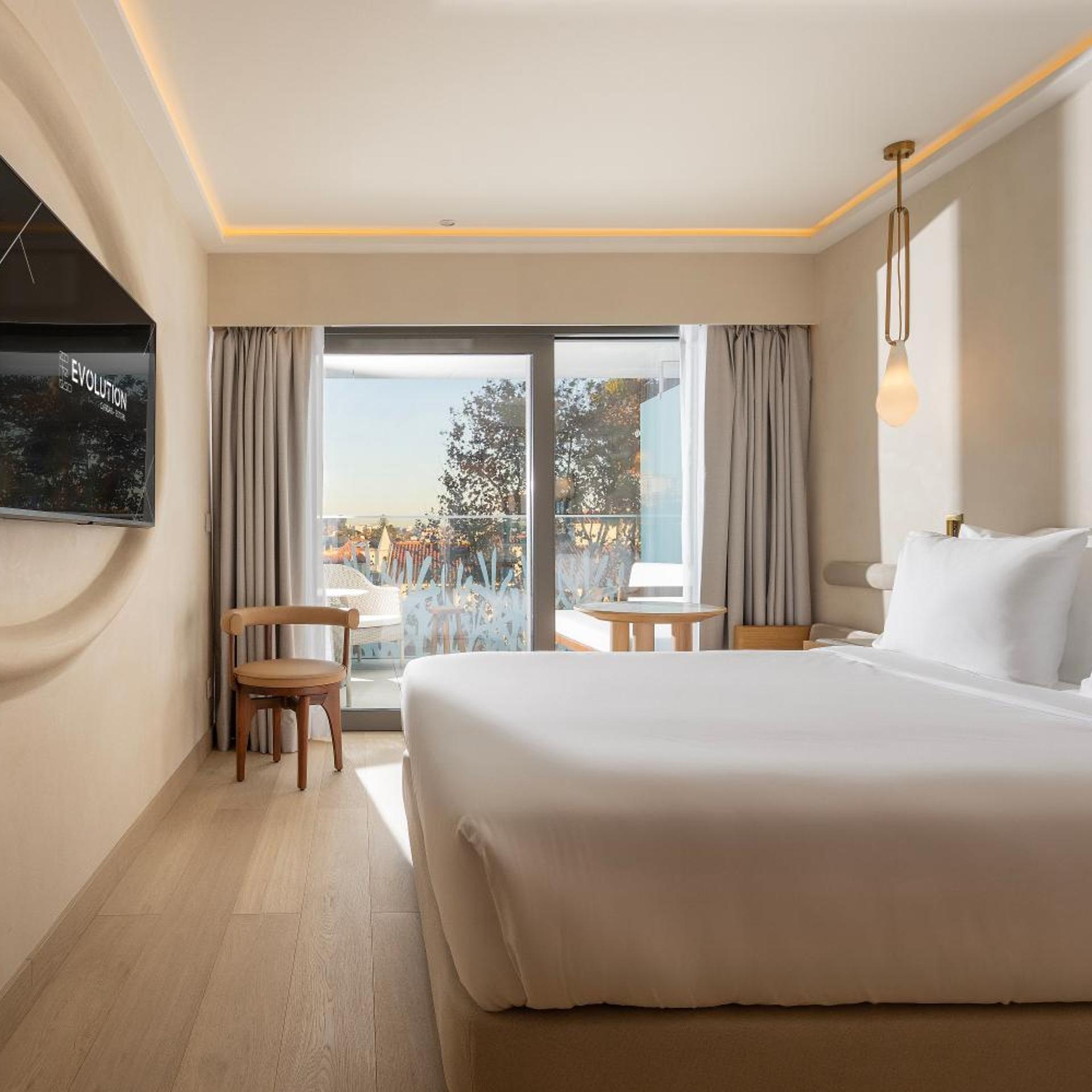Room, Double or Twin Bed
