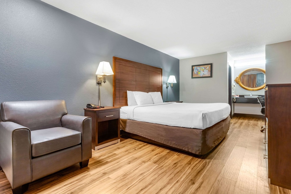 Econo Lodge Rock Hill Northeast 10/23