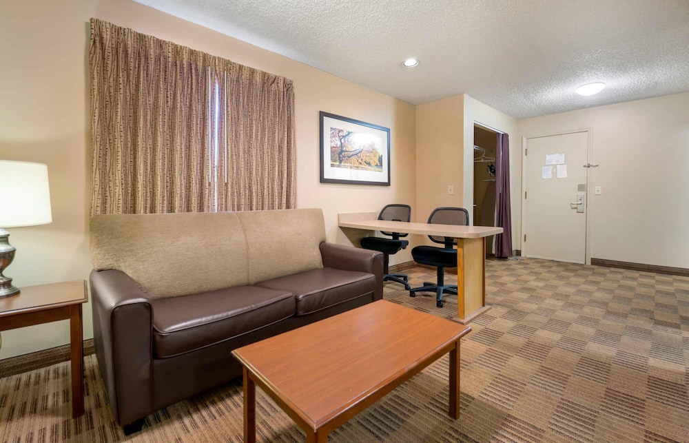 Extended Stay America Chicago Lombard Yorktown Center 34/53