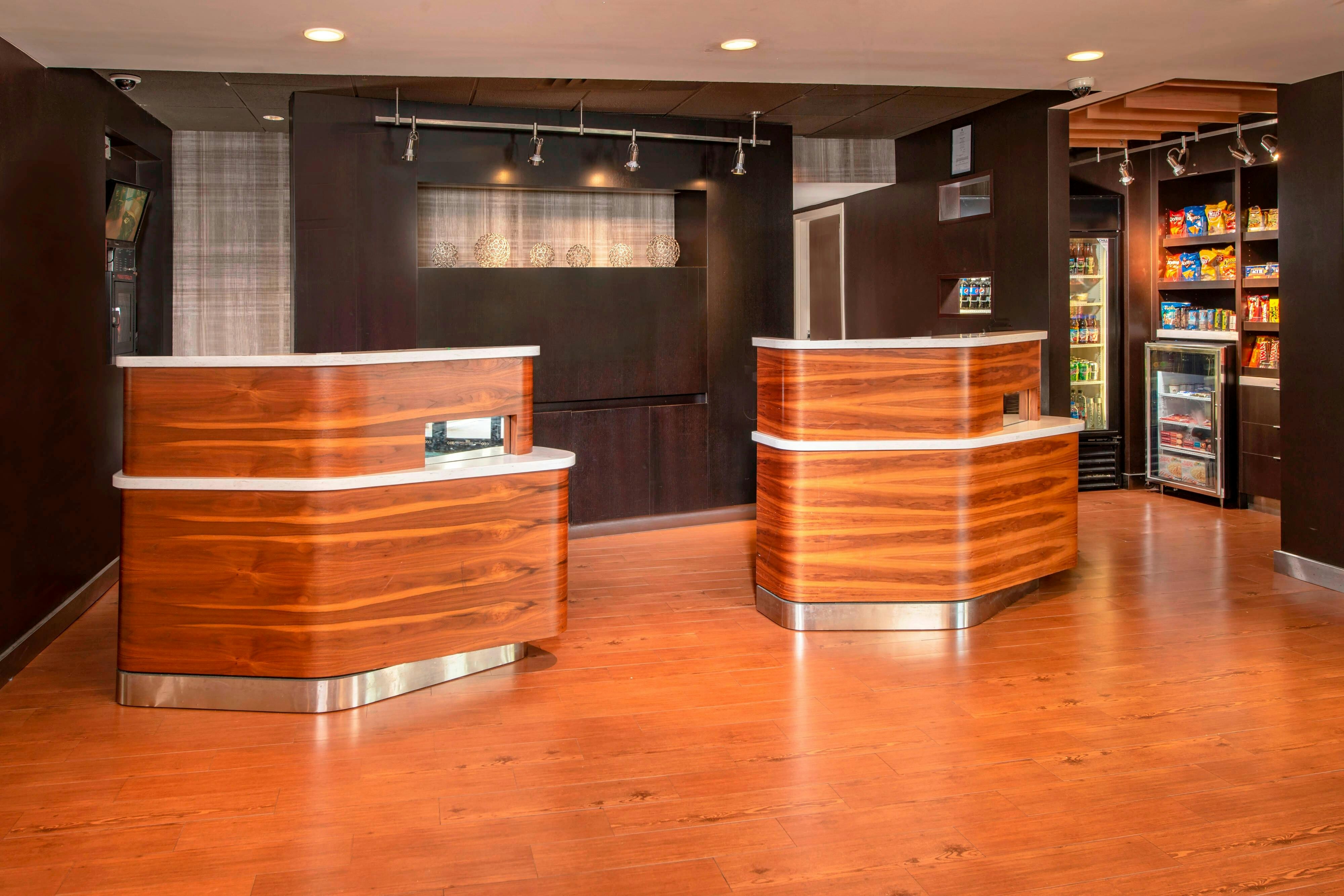Courtyard By Marriott Rockville 1/25
