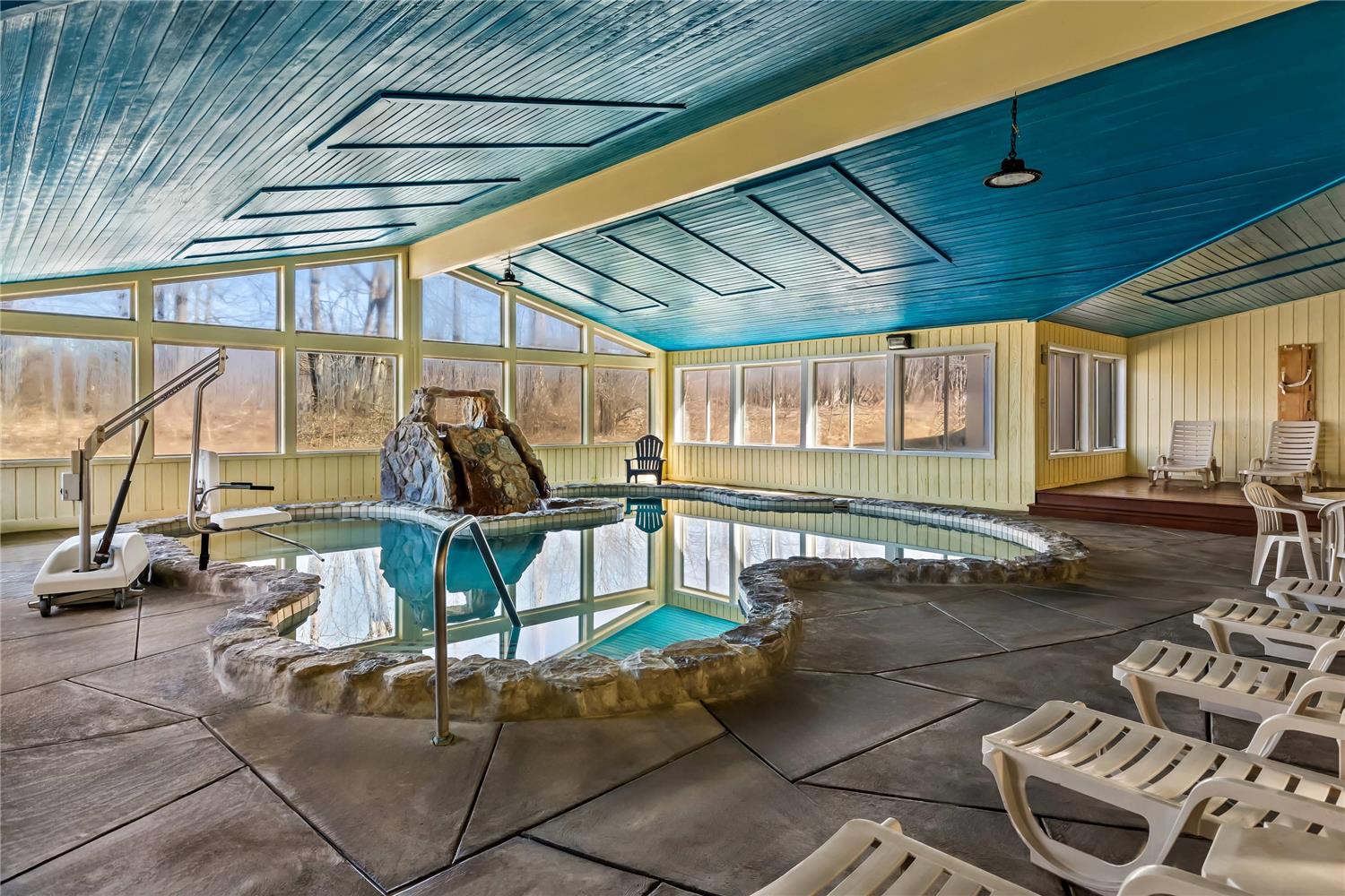 swimming pool spa