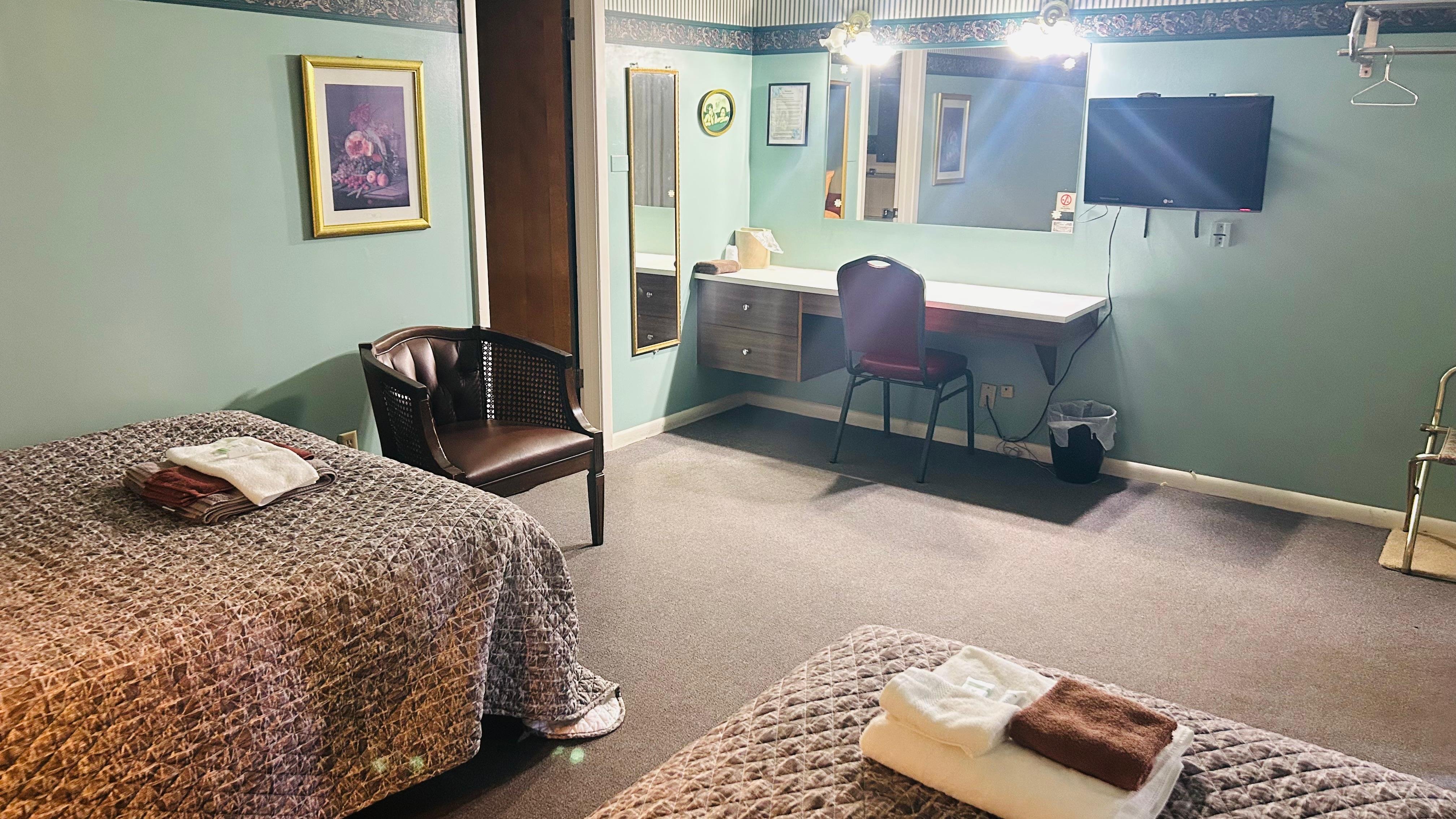 Victorian Inn Motel & Suites 19/48