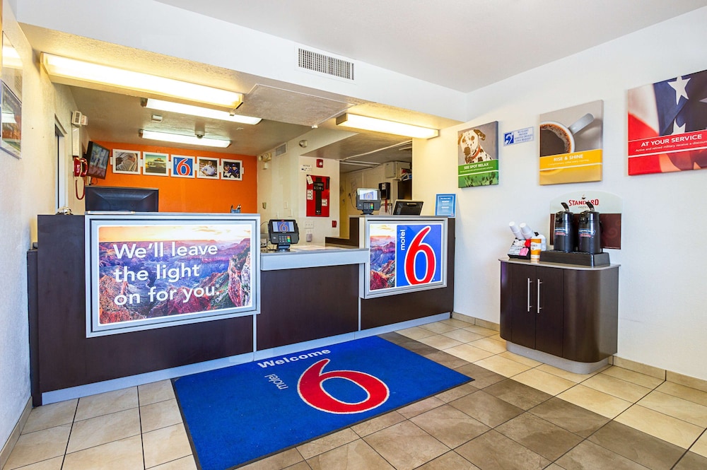 Motel6 Mesa, AZ - North 18/53