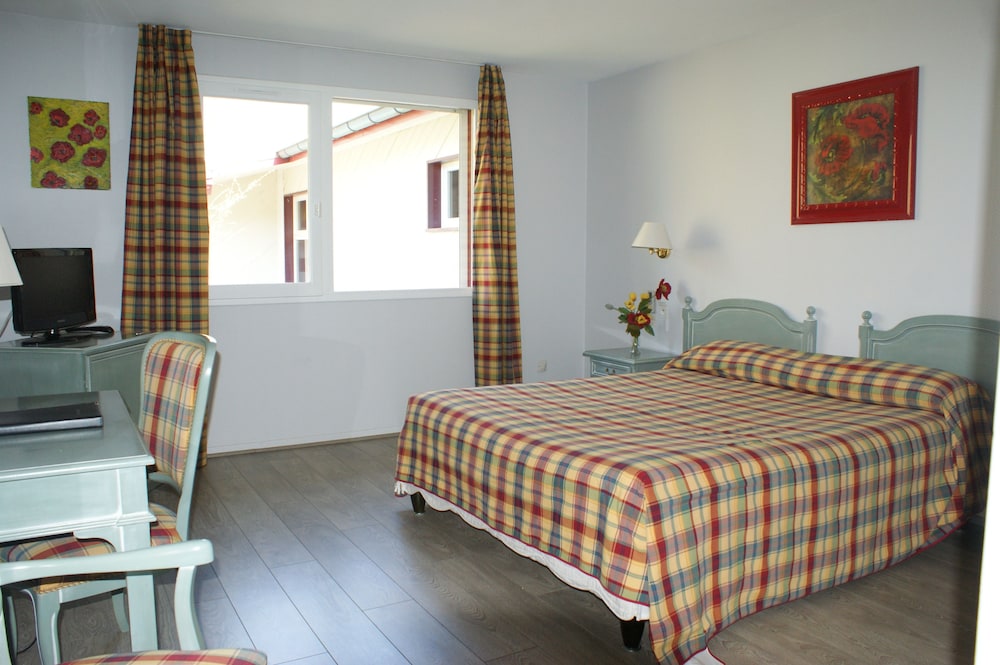 HOTEL BLANC 42/56