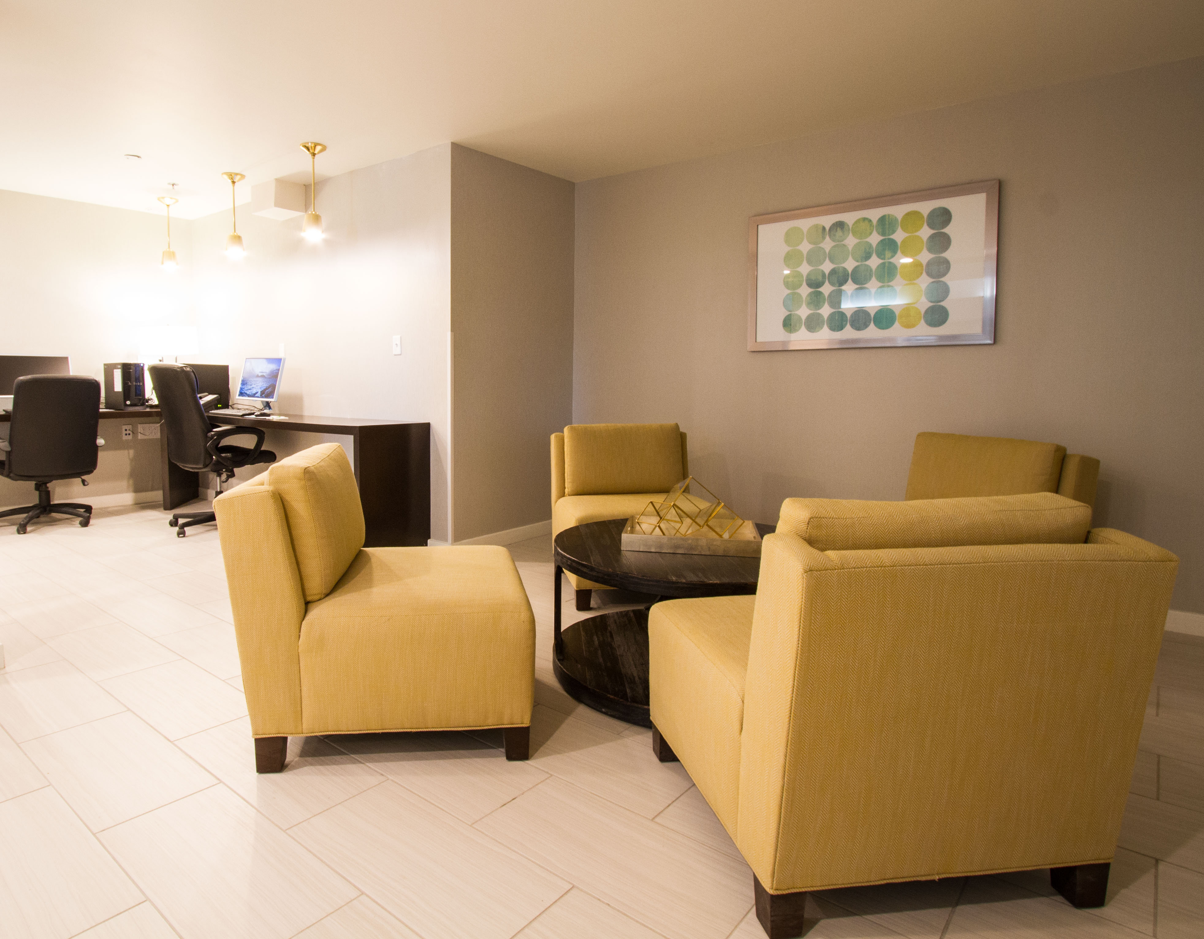 HOLIDAY INN VICTORVILLE 38/77