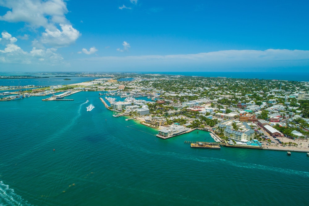 Lighthouse Hotel - Key West Historic Inns 34/59