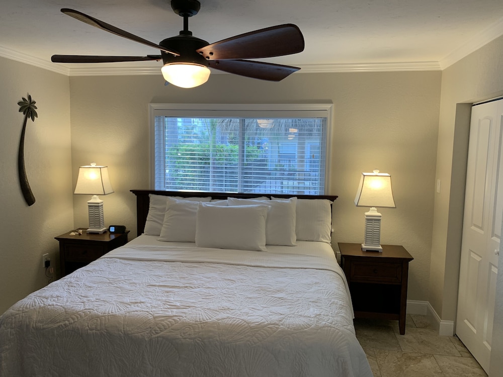 Twin Palms at Siesta 5/50