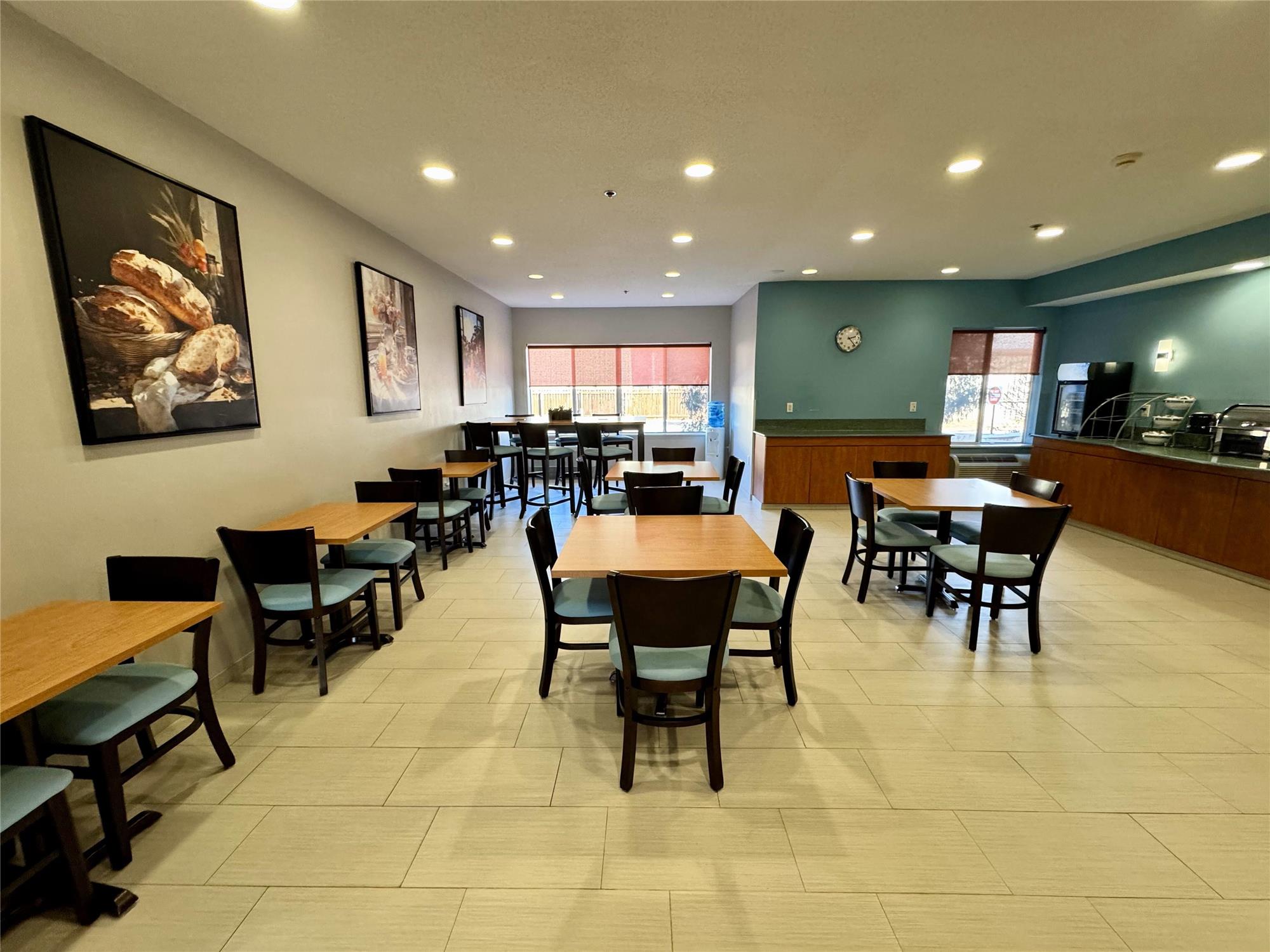 Days Inn & Suites by Wyndham Madison 38/41