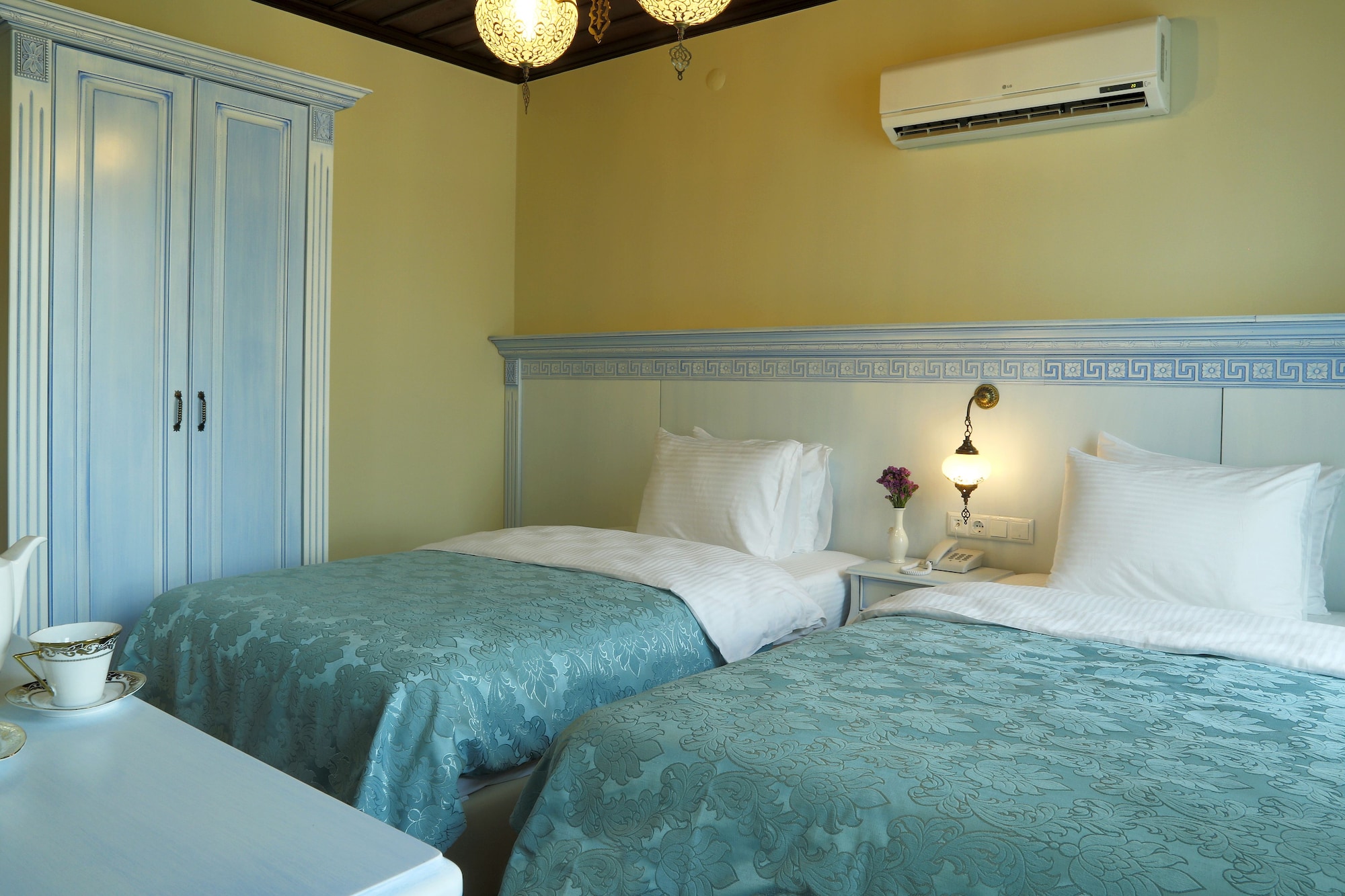 STANDARD, TWIN BEDS