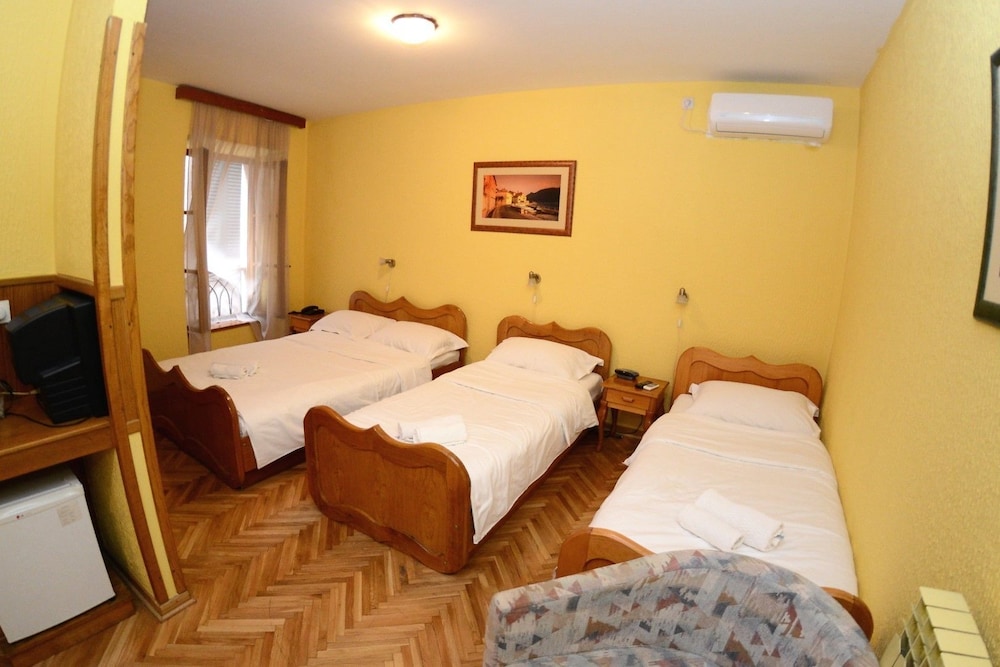 Hotel Marija 8/60
