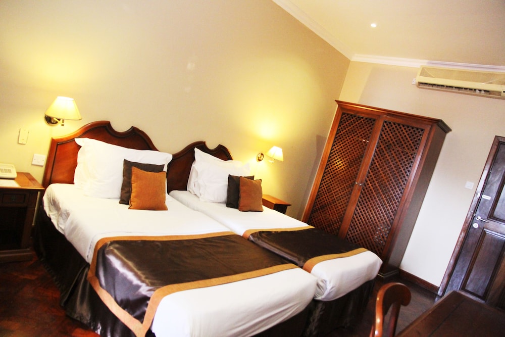 DELUXE, TWIN BEDS