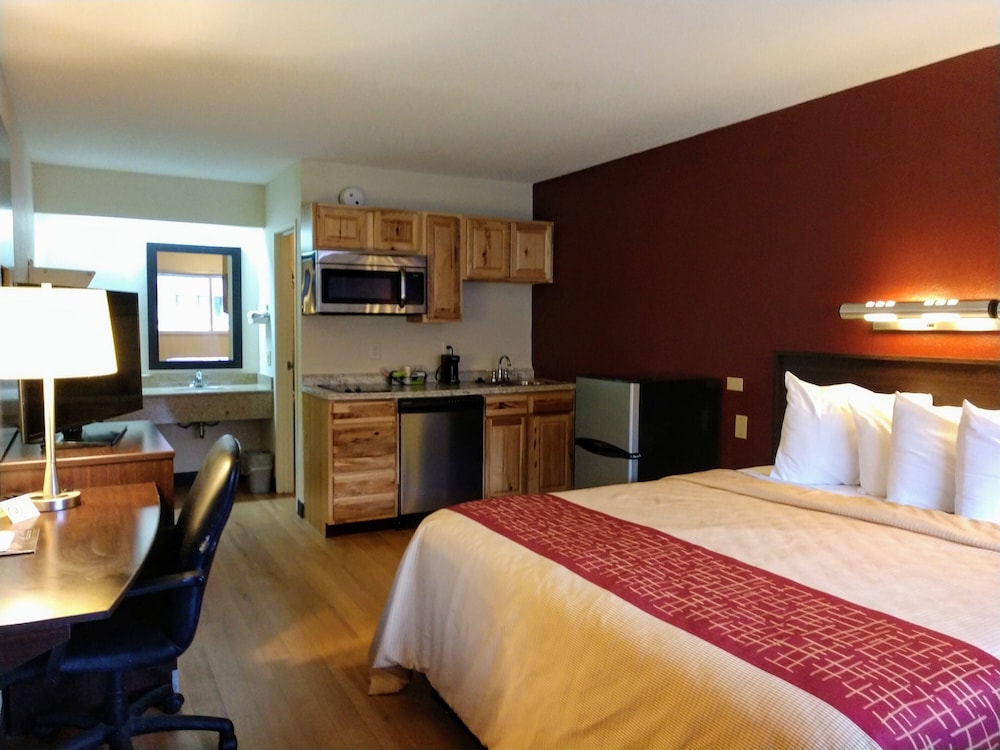 Red Roof Inn Parkersburg 8/17