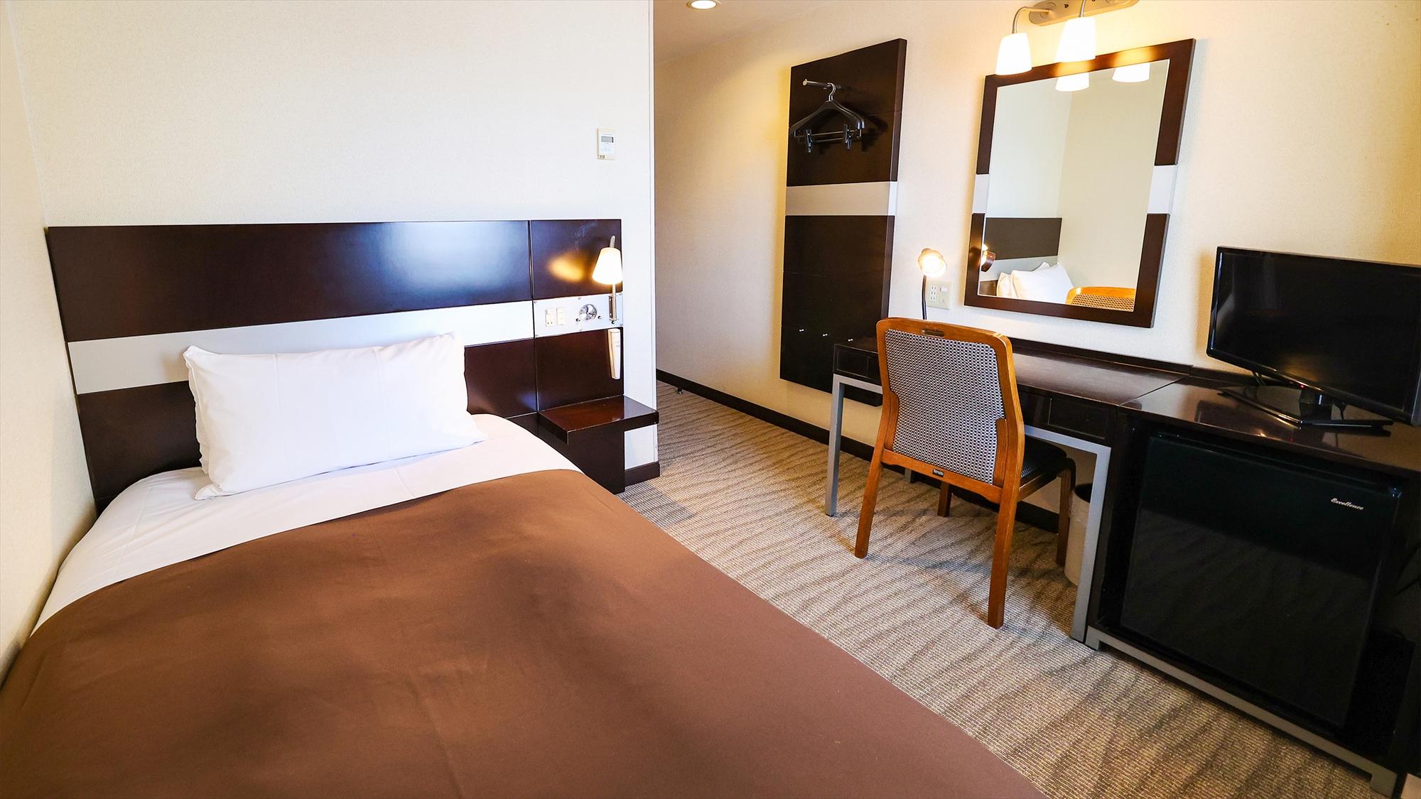 Room, Single, Semi Double Bed