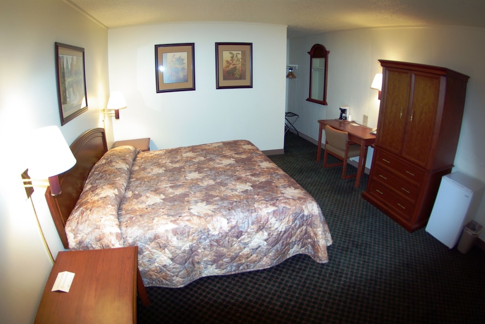 Gateway Inn 24/79