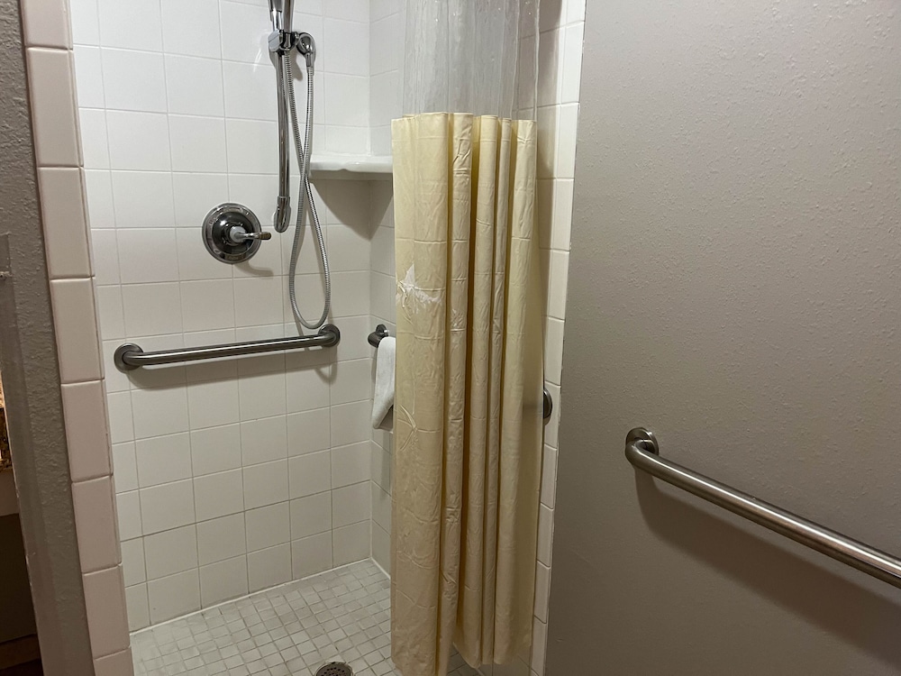 Motel6 Junction, TX - Llano River 59/60